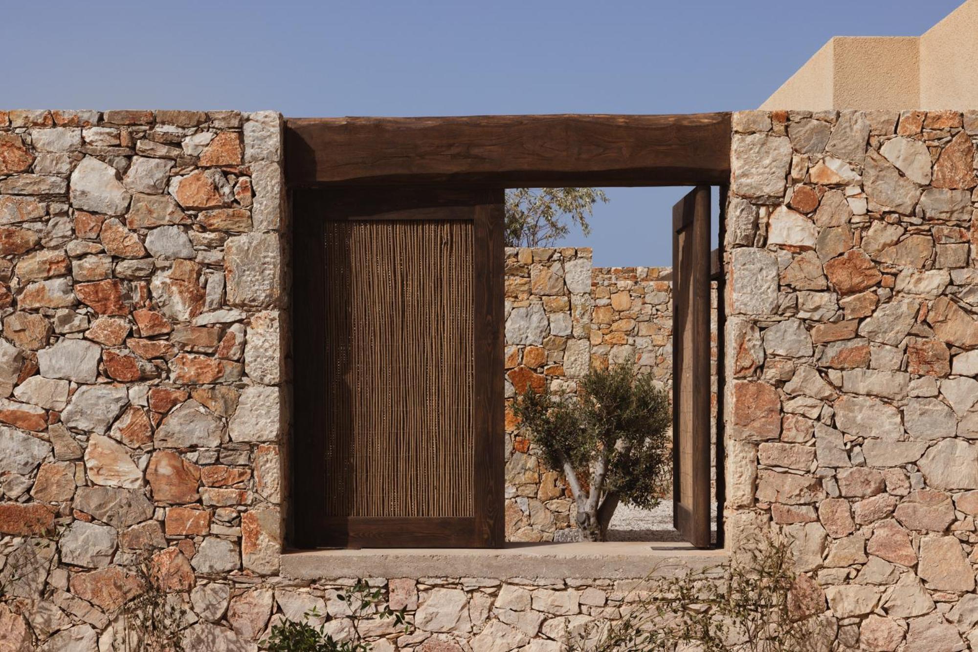 Gundari Hotel Petousis Exterior photo
